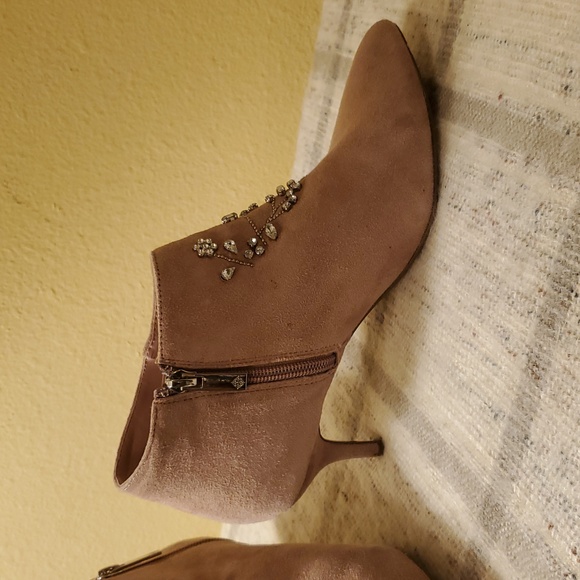 Nannette Pale Pink Ankle Boots with Rhinestone Details Sz 8 - Picture 4 of 8